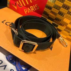 Louis Vuitton Army Green Bag strap
